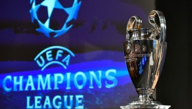 欧冠焦点战：曼联主场对决本菲卡，老特拉福德火花四溅